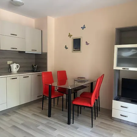 דירה Appolonsea נסבר
